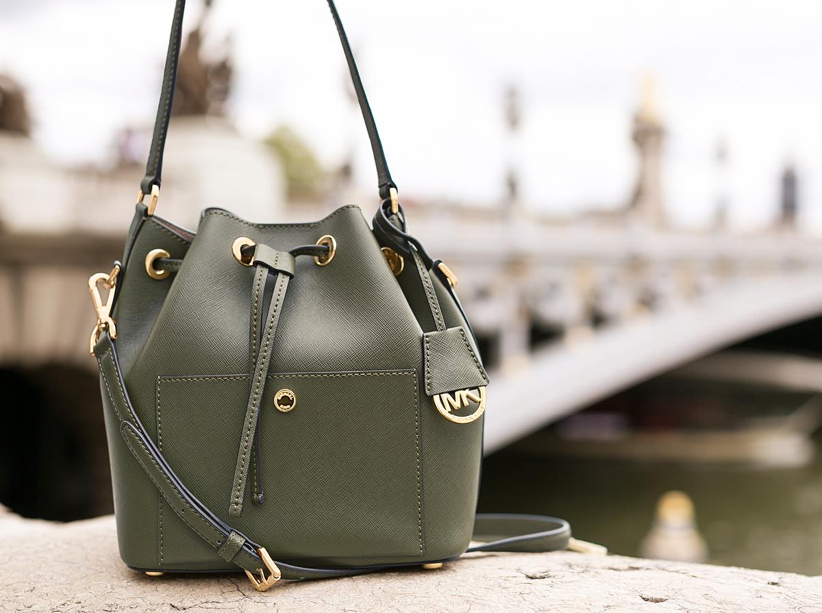 Michael Kors on X: Make a major statement with our army green Greenwich  bucket bag.  #AutumnLuxe  / X