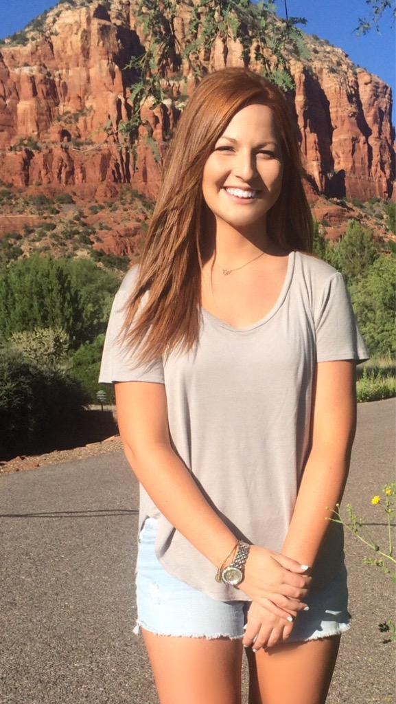 scalfdanielle's tweet photo. Lol When a ginger helps prove that the name "Red Rock Mountain" in Sedona actually true.... #exactcolor π http://t.co/Pb5SY0ZIyn