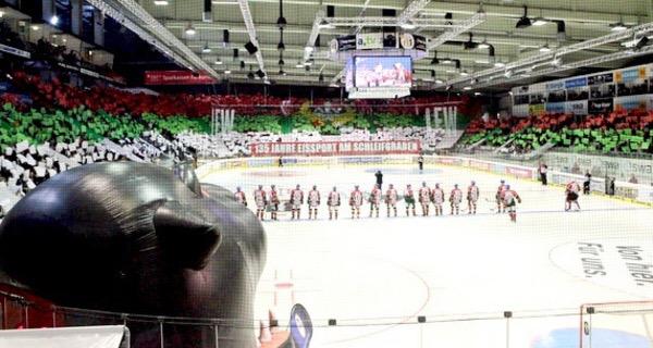 HOCKEYEURO's tweet photo. Fans of Augsburger Panther (@aevpanther)

#Germany #Deutschland #DEL http://t.co/Pj17lBfgZI