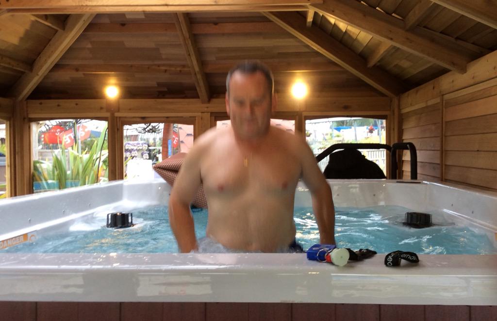 30 mins on <a href="/EndlessPools/">Endless Pools</a> underwater treadmill, <a href="/PCarrack/">Paul Carrack</a> on <a href="/SoundcastUK/">Soundcast UK</a> then a cold <a href="/GooseIsland/">Goose Island Beer Co.</a> I.P.A. #Priceless