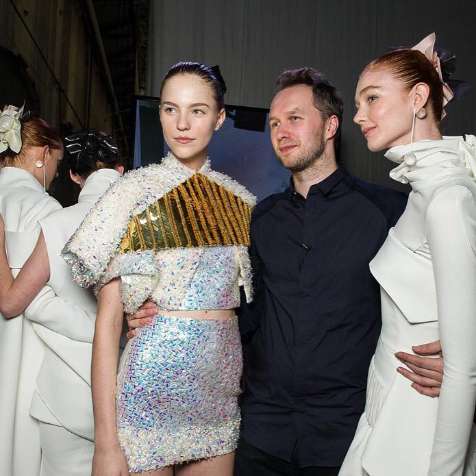 WatchThatLabel's tweet image. ...meet silhouette manipulator #ToniMaticevski watch-that-label.com/designer-to-wa… #OneToWatch #OneToWear #OneToLove