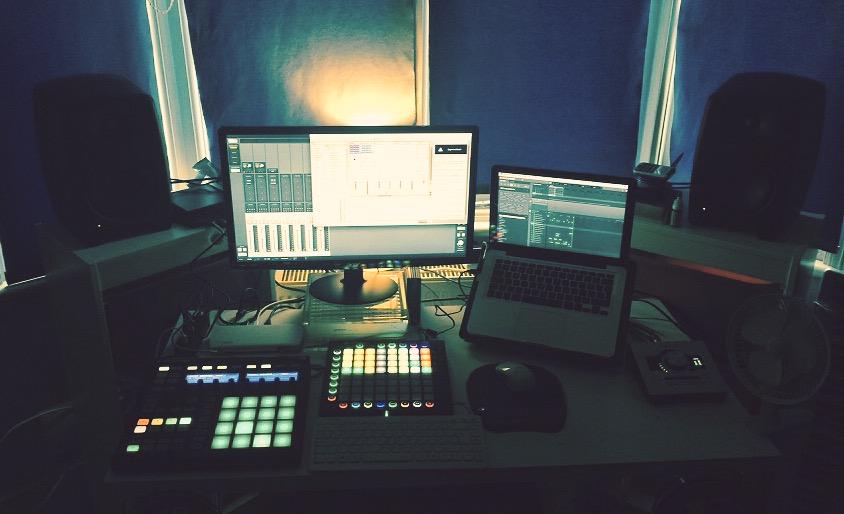 IamTomWalker's tweet image. New gear has arrived... It&apos;s like all my christmases and birthdays have come at once #perfectsetup #newmusic