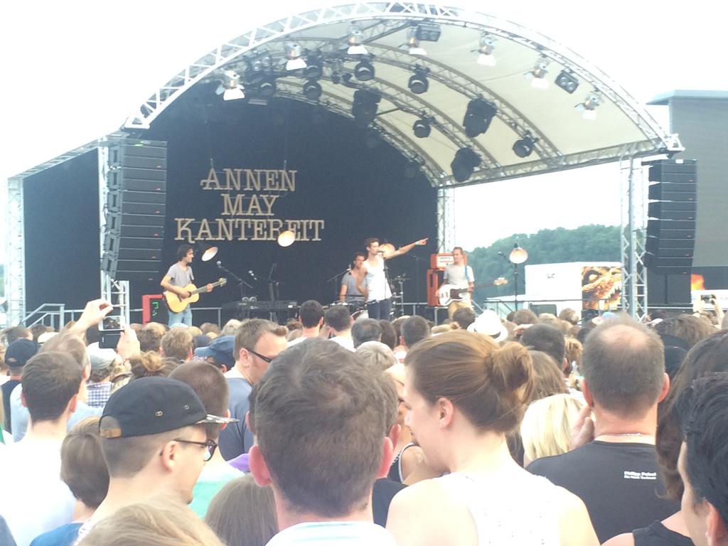 #JoeCocker lebt - und er kommt jetzt aus Köln. <a href="/annenmaykan/">h</a> und das <a href="/HaldernPop/">Haldern Pop</a> - das passt!