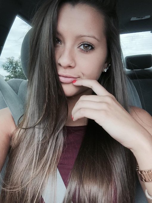 Watch Whit's leaked NSFW photo on TwXstars