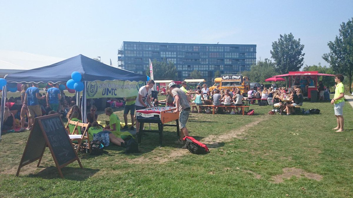 Biertje, muziekje, tafelvoetbal en heel veel zon. Speel een potje mee met UMTC op het UIT festival! #UMTC #UIT2015