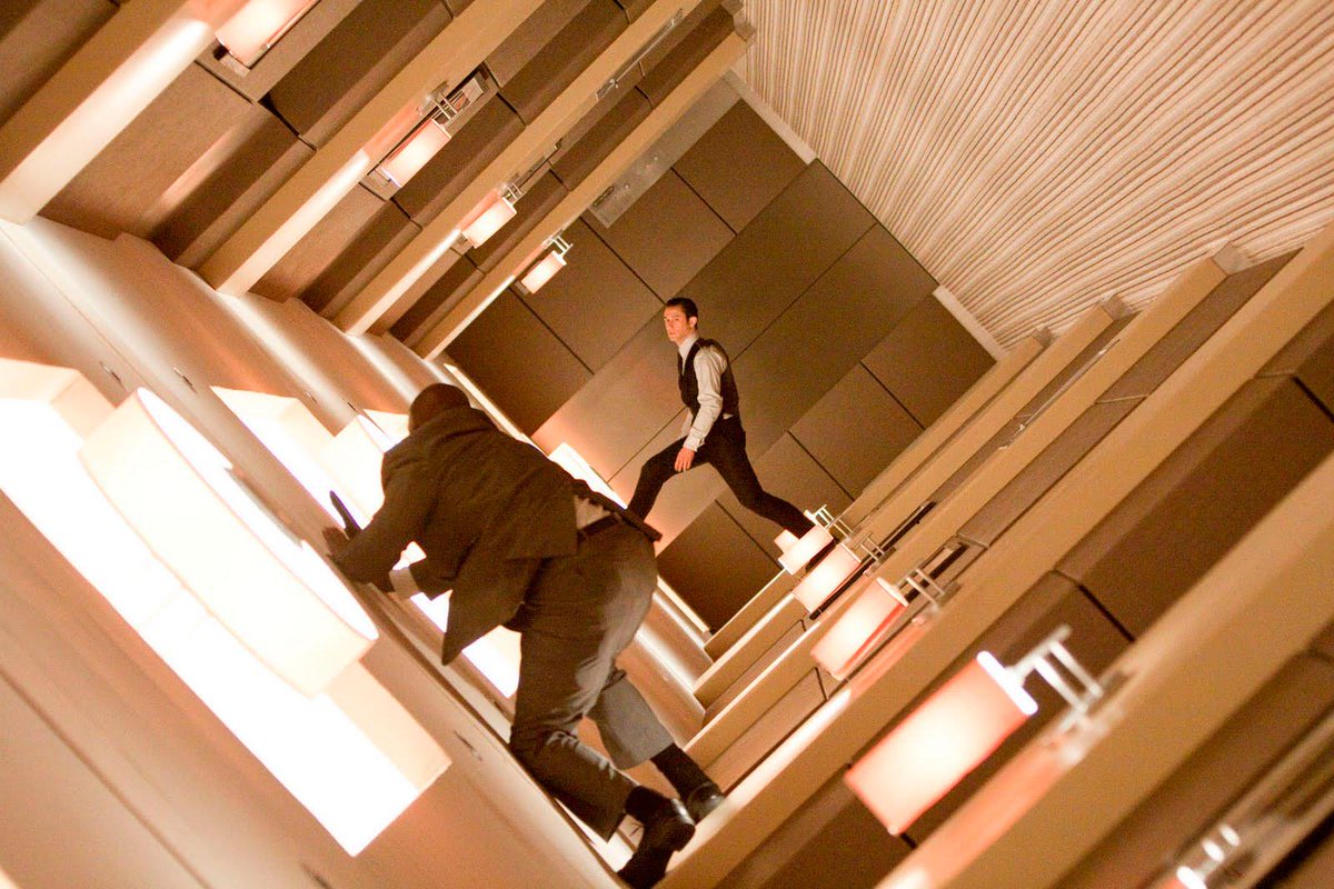 airows's tweet image. How the iconic hallway dream fight in Inception was made: airo.ws/1h848ez