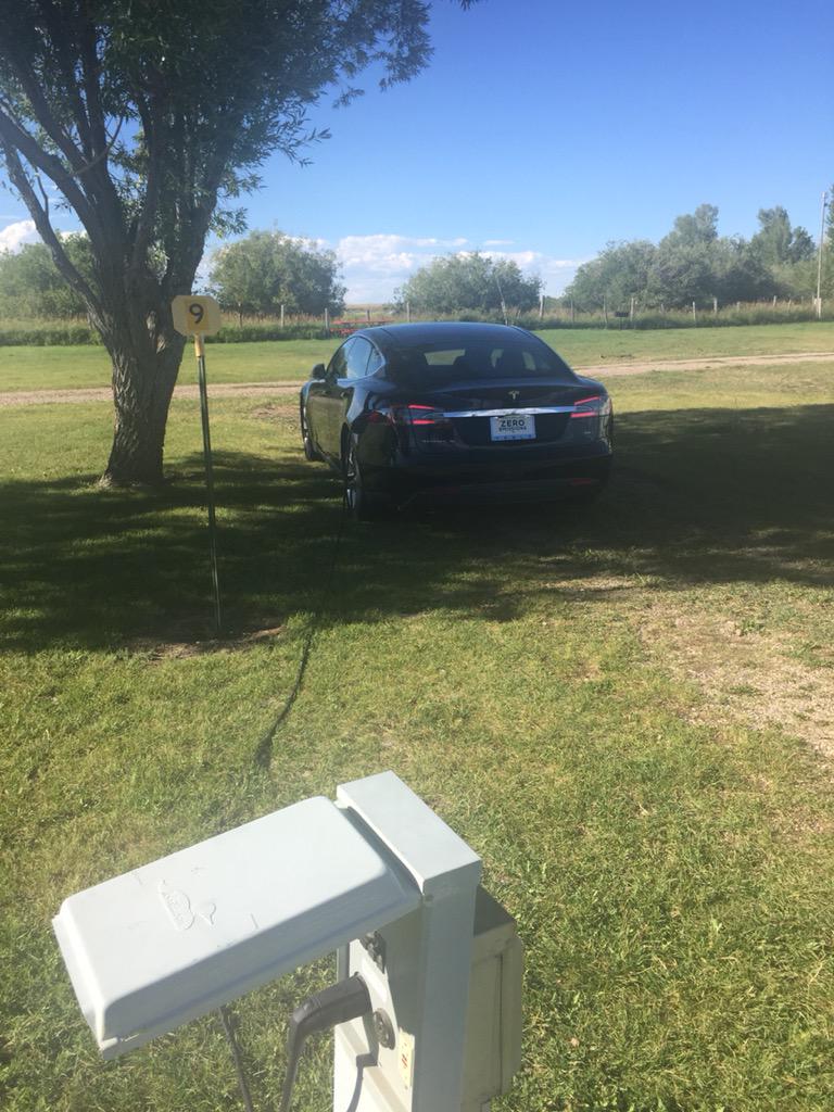 jared2000's tweet image. I like Tesla "gas stations".