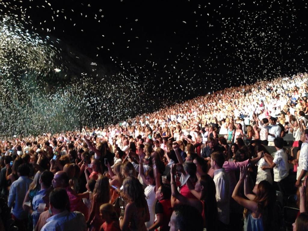 Marbellachic's tweet photo. Espectacular concierto de  @enrique305 en @StarliteFest #Marbella ... En breve el reportaje completo http://t.co/ekhhKzUMzG