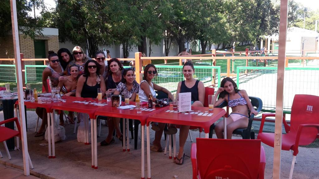 lucera89's tweet photo. Cumpleee Saluuu,,, #buena tarde de pisciii con las gordis http://t.co/QPYcXjVH7t