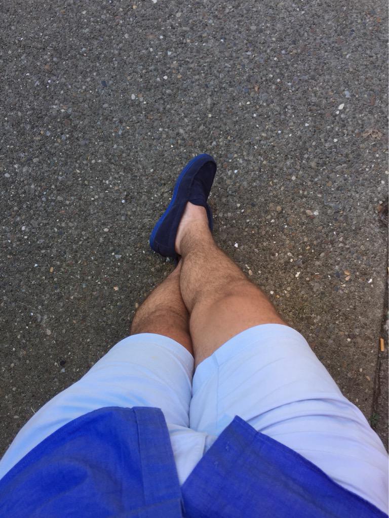 realbretthoward's tweet photo. Taking a break to enjoy the beautiful weather! #blue #mensfashion #mensconsignment http://t.co/WuODttIdiI