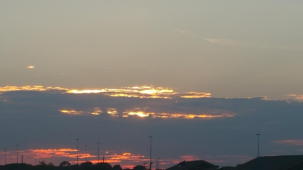 Headley4you's tweet photo. Awesome Sunset. Dallas TX. http://t.co/cpIAv3zHxd