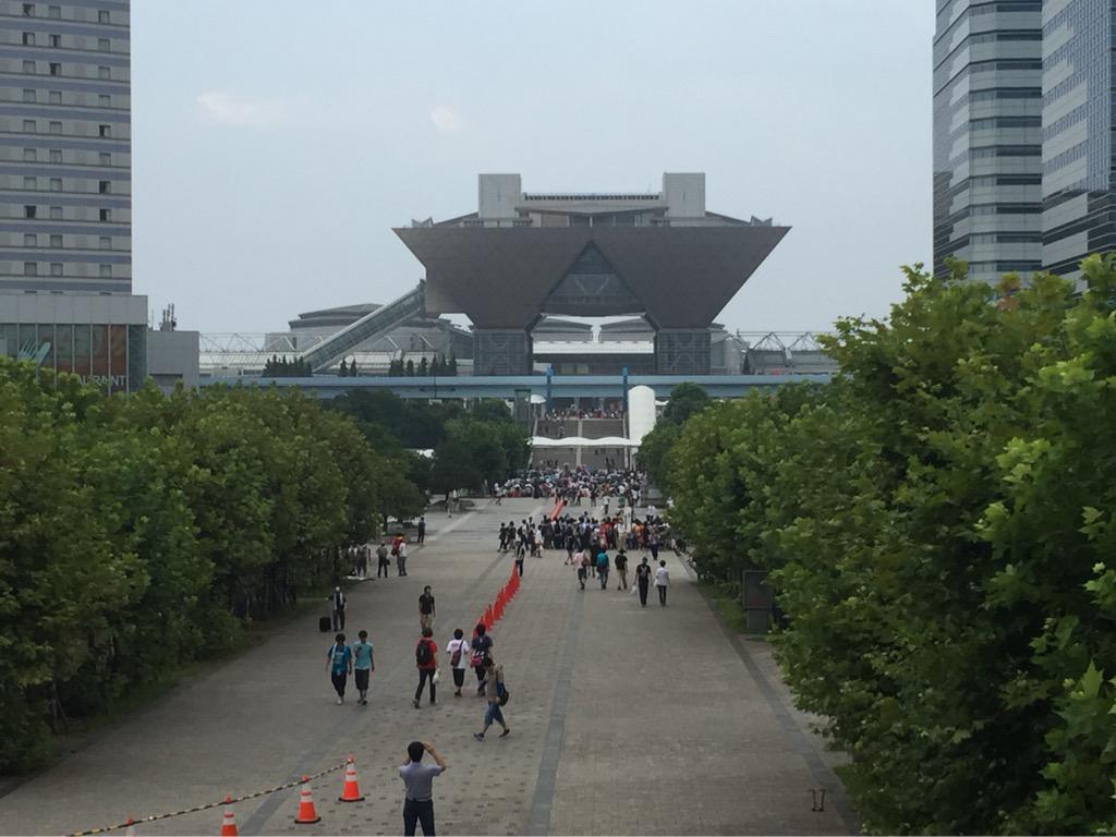 gesso0201's tweet photo. 5:34時点の様子
#コミックマーケット88
#CM88 http://t.co/Tz8y5Uo2jx