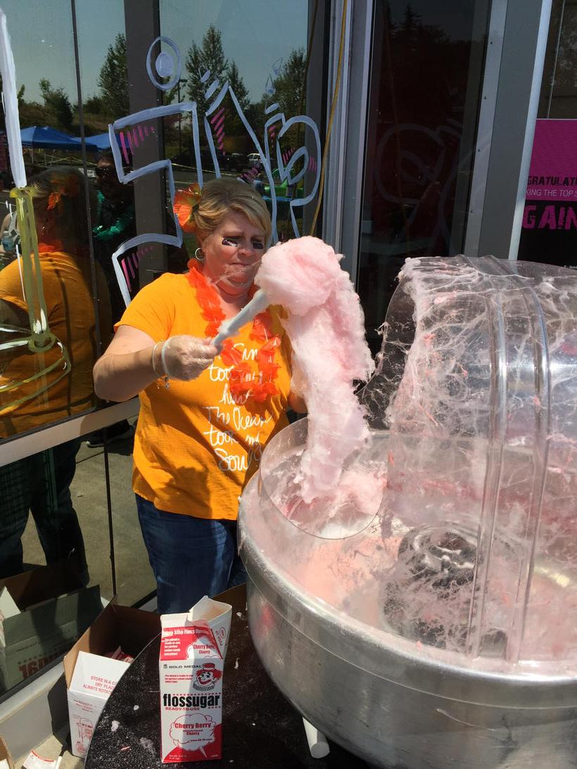 WegerJohn's tweet photo. Angie is a cotton candy spin master #JDP1 http://t.co/UFYtEbWrfE
