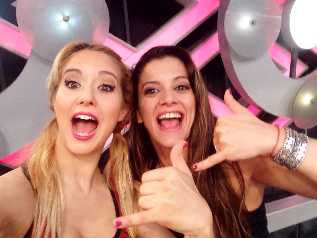 flor_vigna's tweet image. Baile rojo