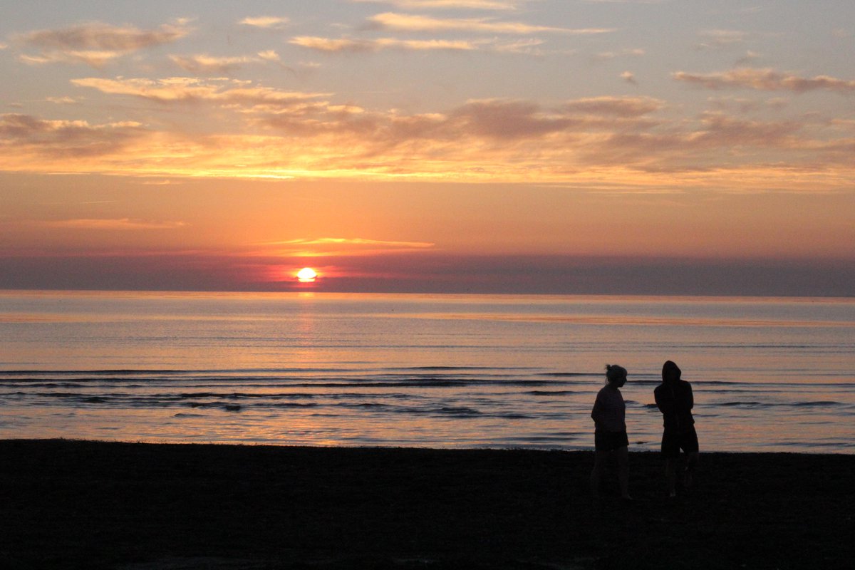 ashgrifftweets's tweet photo. Missing the Tang and the Sunsets @TracingPathways http://t.co/b5x2WVnblO