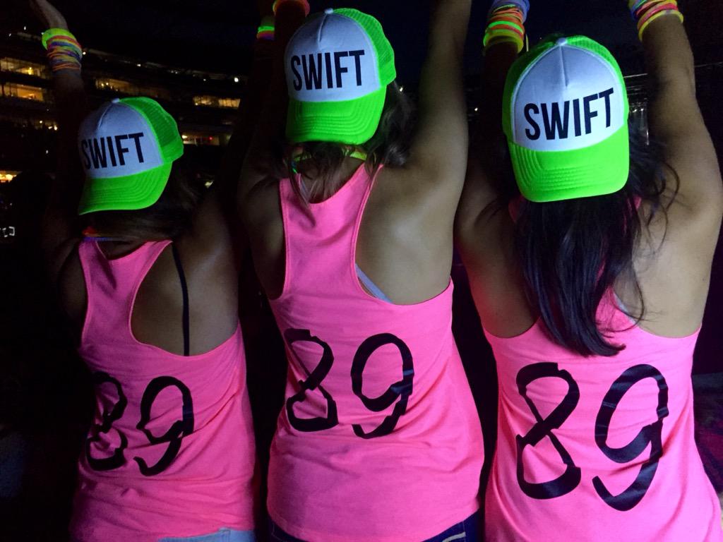 talldrinkhappy's tweet image. Did @taylornation13 say it&apos;s time to #SWIFTUP?! VOTE #Tay4VMA