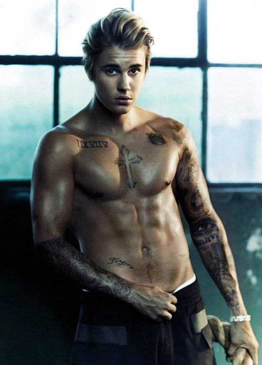 hoIychanges's tweet photo. Justin Bieber is so heart eyes http://t.co/LJRmsHRQVR