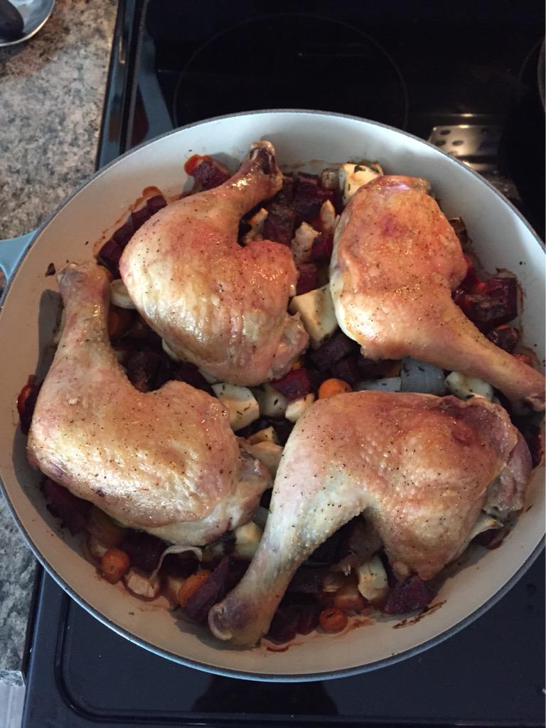 becompleat's tweet photo. Dinner tonight is looking might tasty. Thanks #onepotpaleo #paleo #glutenfree #becompleat http://t.co/kUakg2HCui