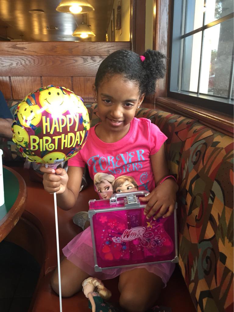 PricelessSteph's tweet photo. It's my Princess Sydney's 7th Birthday!! Love her infinity😍💖💕 #Birthdaygirl #Augustbaby #Pizzaparty #balloons #Cake http://t.co/x1pFYZXEEE