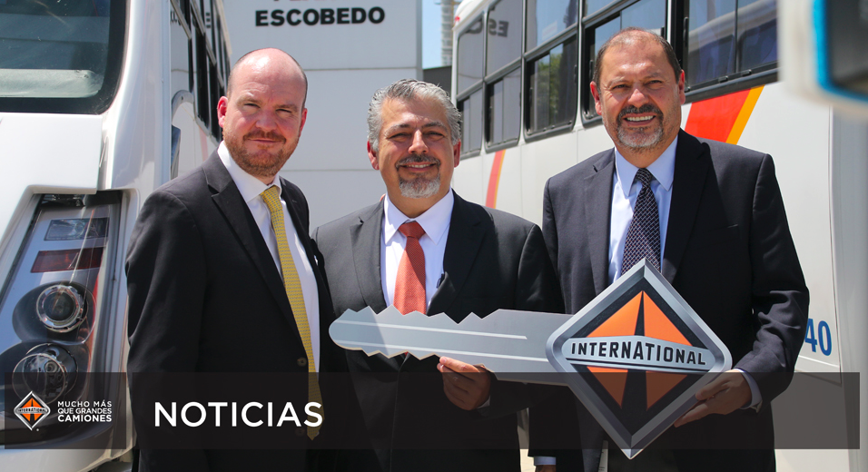 InternationalMX's tweet photo. Estamos muy orgullosos de continuar ofreciendo el mejor producto a #GrupoSenda para la renovación de su flota. http://t.co/7Zoq6FnSwy