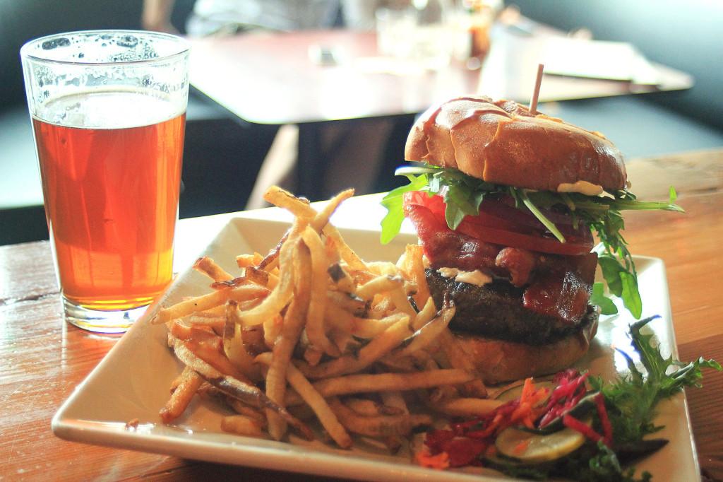 travelportland's tweet image. #PortlandBurgerWeek rages on. @NewSchoolBeer has an awesome guide: bit.ly/1DR3dck #PDX #PDXeats