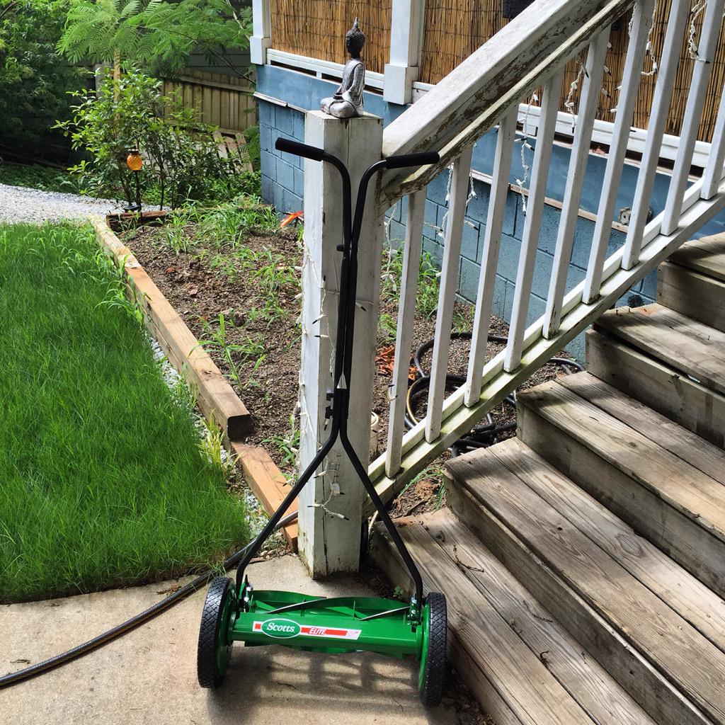 SurpsnglySimple's tweet image. Newest additions to the #ChillCastle!! #Buddha #PushMower #LeanGreenMowingMachine #Zen