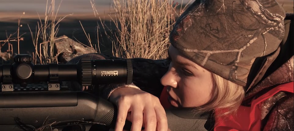 LimitlessOC's tweet photo. Tonight @Theresa_Vail 's got a #rifle ready to take a shot on elk http://t.co/GvsKzYLbMH | #LimitlessTV | 9:30p ET http://t.co/9wvVlmuH9D