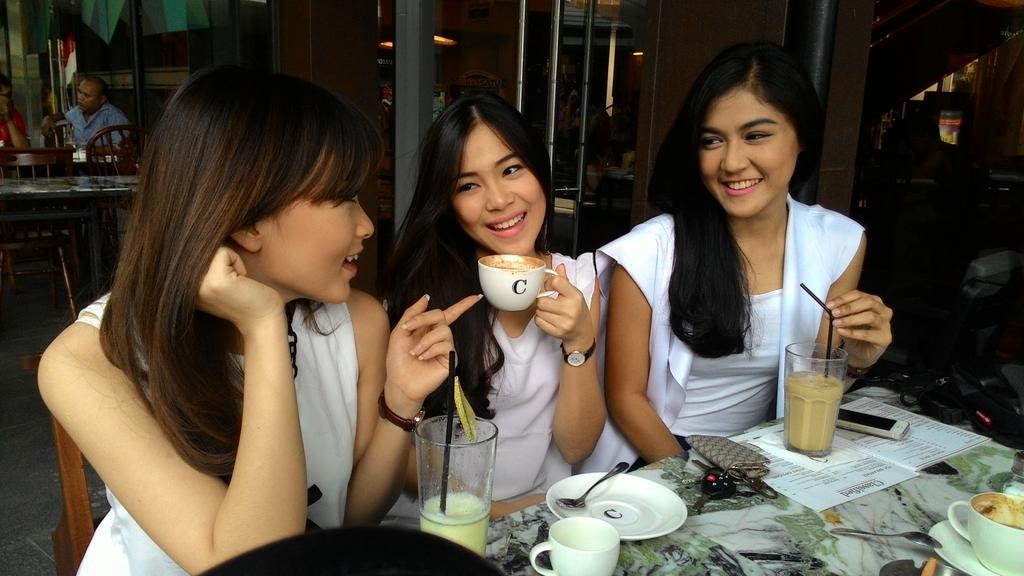 Selamat makan siang semuanya, jangan lupa Jumatan juga yaahh ;) #WeAreCherrybelle