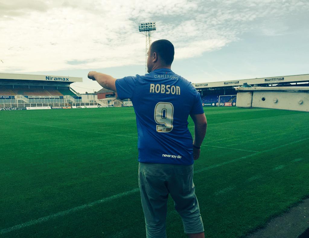 probson15's tweet image. Wishing @ronniemoore53 all the best with your family, I'm taking over mate okay? @Official_HUFC @MrGCoxall #NSD