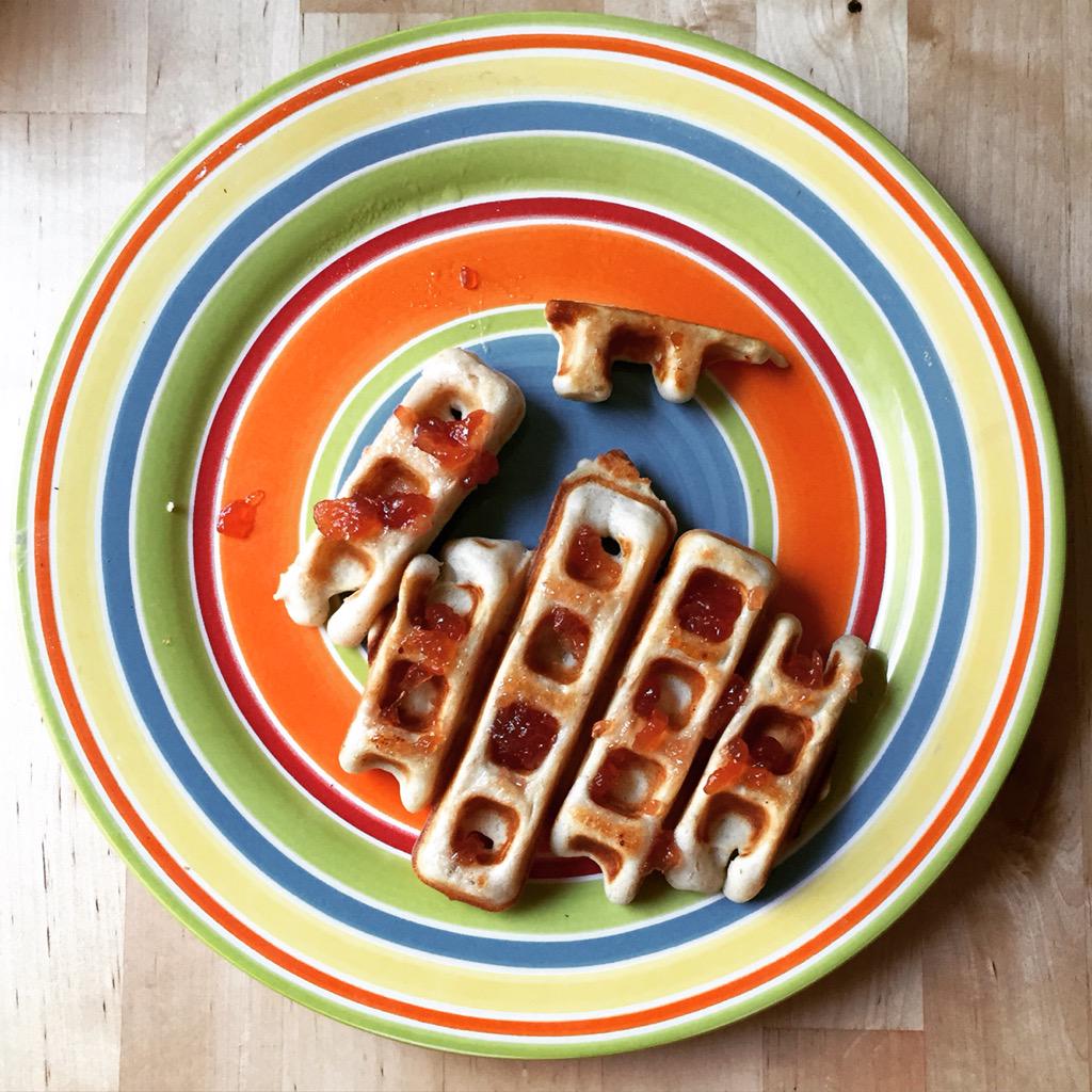 FringeBabyBlog's tweet image. #vegan #waffles!

Recipe: 
1 cup #bisquick
1 banana 
1/2 cup #vanillaalmondmilk 
1 tbsp vegetable oil