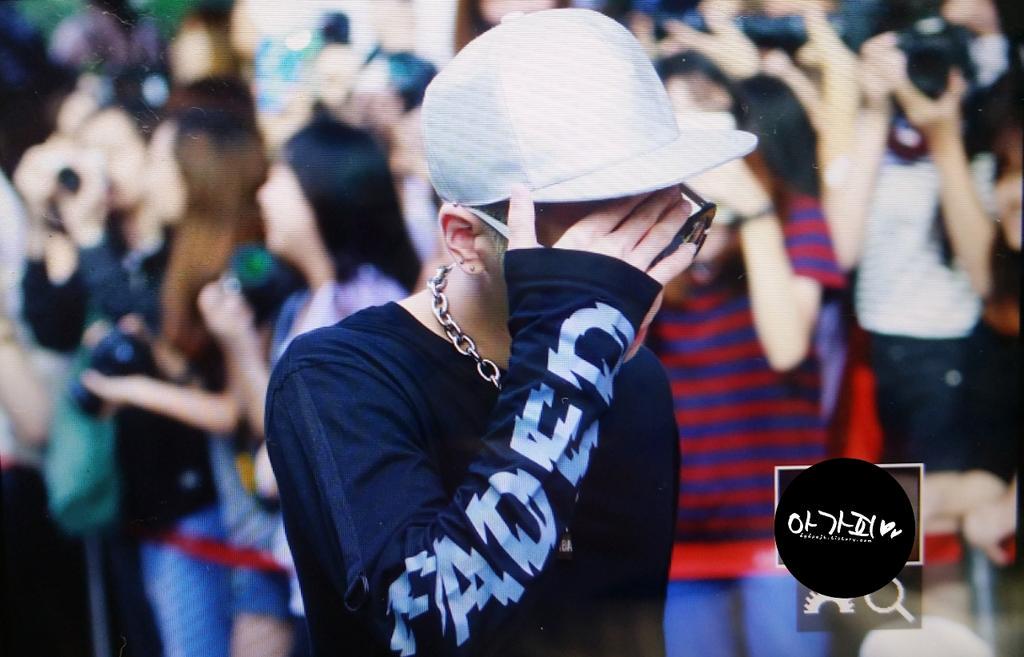 150814 Jonghyun @ Music Bank  CMVBTvrUYAEP7UG