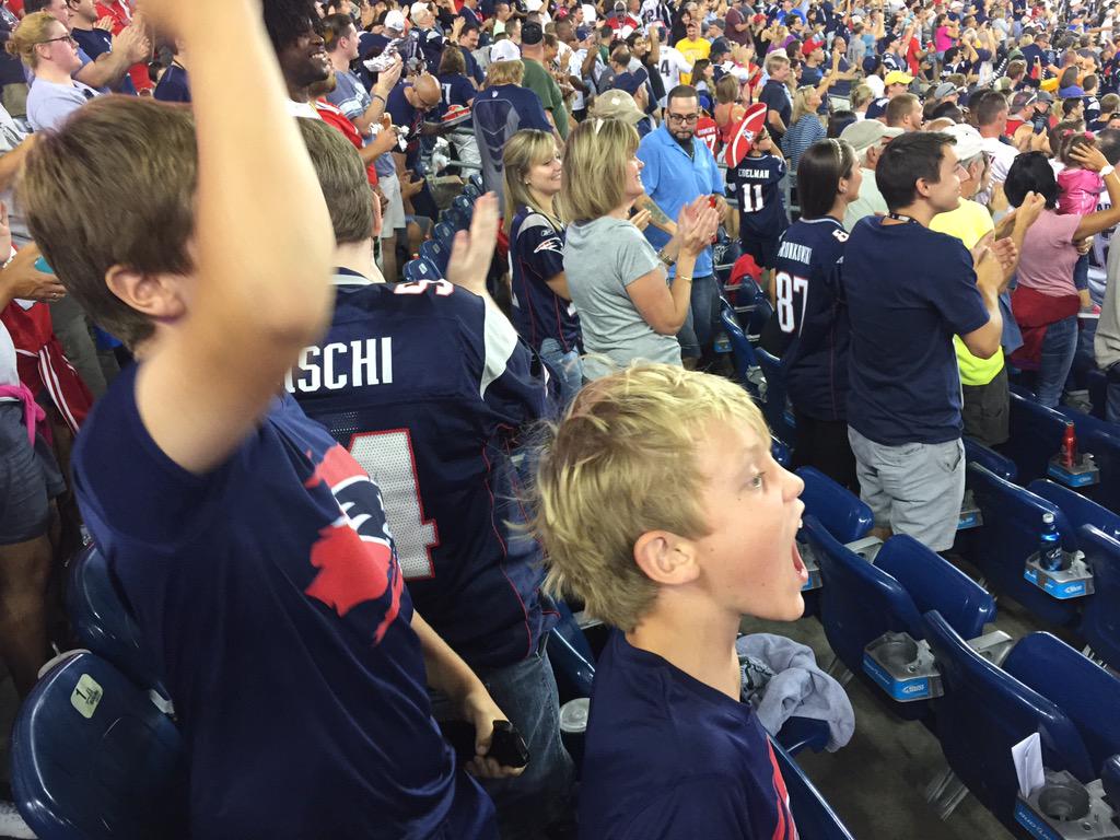 david_b_gordon's tweet photo. My boys' first-ever #PatsGame - and their reaction to the @Patriots first TD of the season! http://t.co/7REp9qwUuK