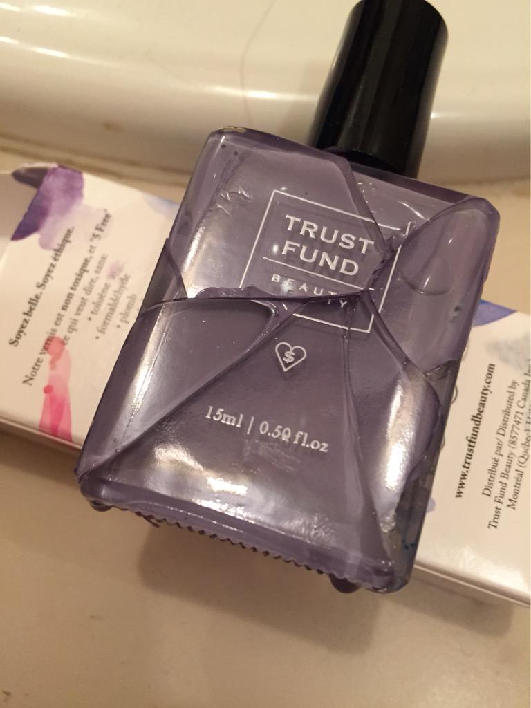 CoYoung12's tweet photo. Thank you #USPostalMail for breaking my @ipsy nail polish 😢 It was so pretty http://t.co/sW06QXPEbq