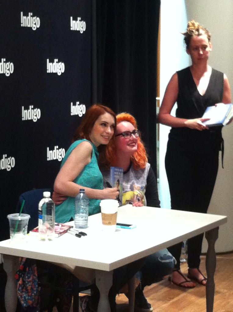 Tyburn__Tree's tweet photo. If @feliciaday has a superpower, it must be wrists of iron. #stillsigning #neverweird http://t.co/jLjudyCxor