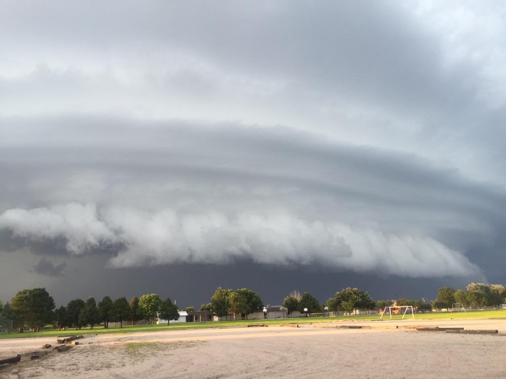 Keri_Fish's tweet photo. @KNOPTV Just before the storm hit... South of Eisenhower School. #cloudporn #nofilter http://t.co/SKgRk1Iv5R
