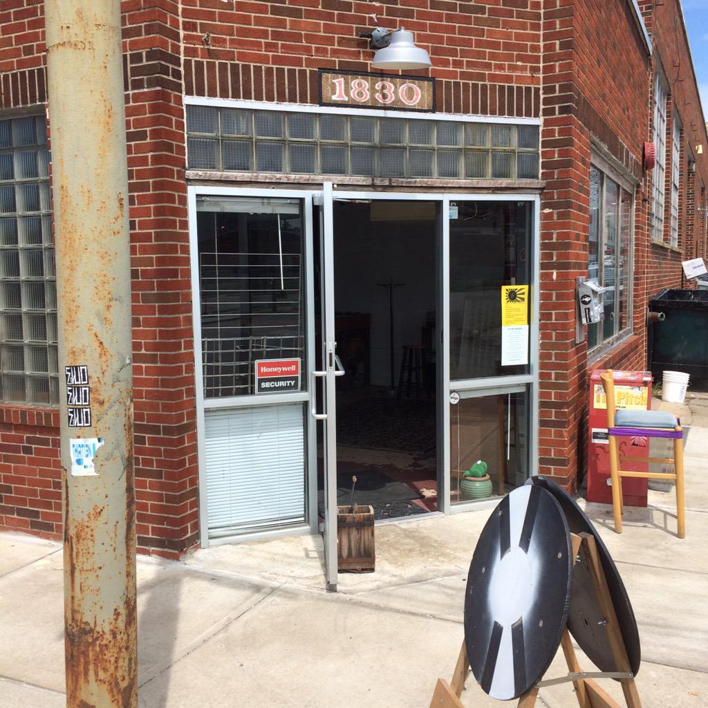 VinylCocktail's tweet photo. Enjoyed a little time this afternoon at @ZebedeesRPM and grabbed some nice wax. http://t.co/rapFe7PLFy