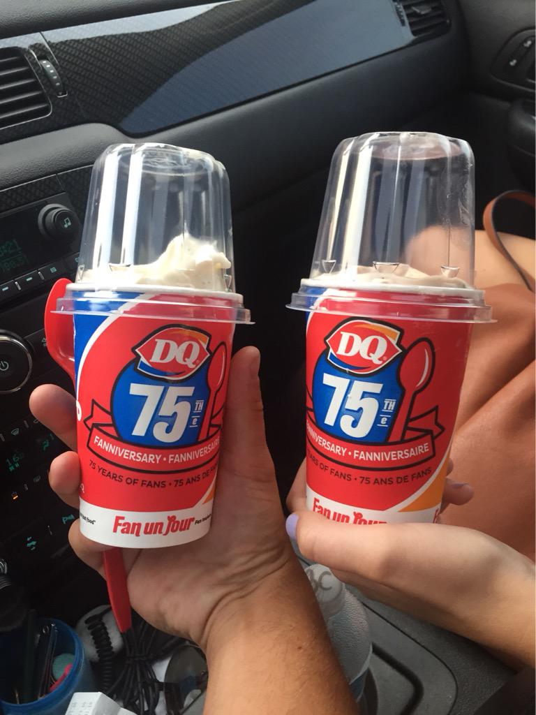 bradchyz's tweet photo. Waiting in line for a blizzard at @DQCanada for an hour #forthekids #MiracleTreatDay #cookiedough #chocolatextreme http://t.co/E5uPCdd52C