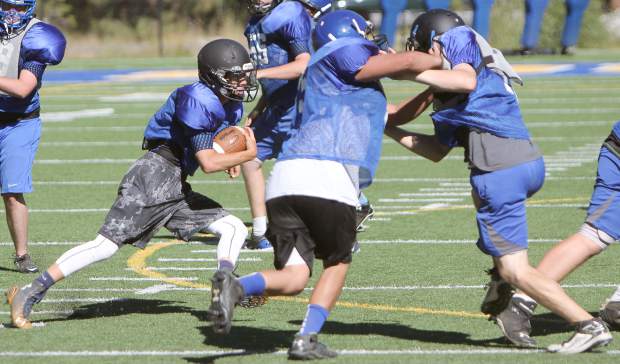 TahoeSports's tweet image. Suiting up: South Tahoe football breaks out shoulder pads during two-a-days tahoedailytribune.com/southshore/ssp… #Vikings
