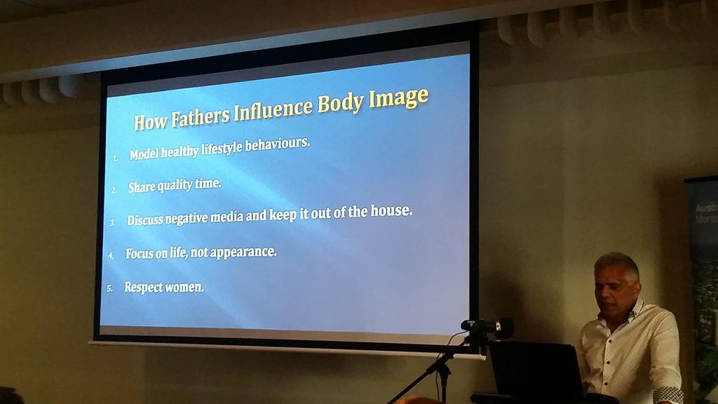 Dads play a huge role in daughters self esteem &amp; dvlpmnt of EDs. Great tips for 'body +ve' dads! #imh15 #mentalhealth
