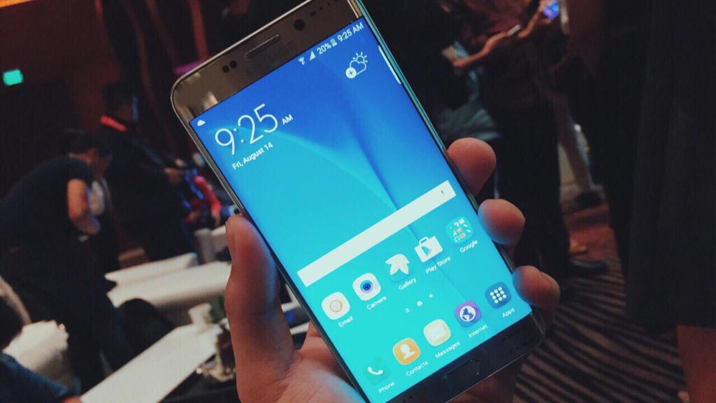enjoyGLOBE's tweet image. The Samsung Galaxy S6 edge+ has a bigger screen! Sweet! #TheNextGalaxyPH