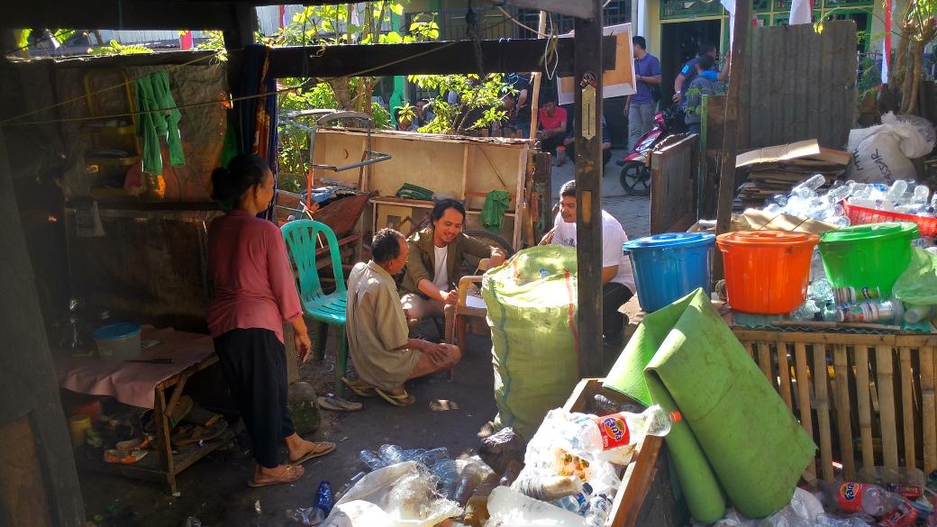 arkomks's tweet photo. Bersama dinas tata ruang bangunan pagi ini di kelurahan Pannampu, Makassar http://t.co/3PiL1Swlwh