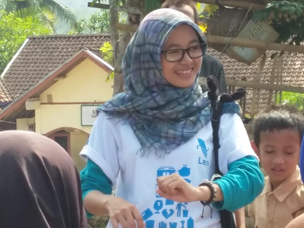 ernasechaa's tweet image. Selamat Hari Pramuka! Yuk #GerakanPungutSampah bareng bareng. Ajarin anak sedini mungkin tentang sampah. :)