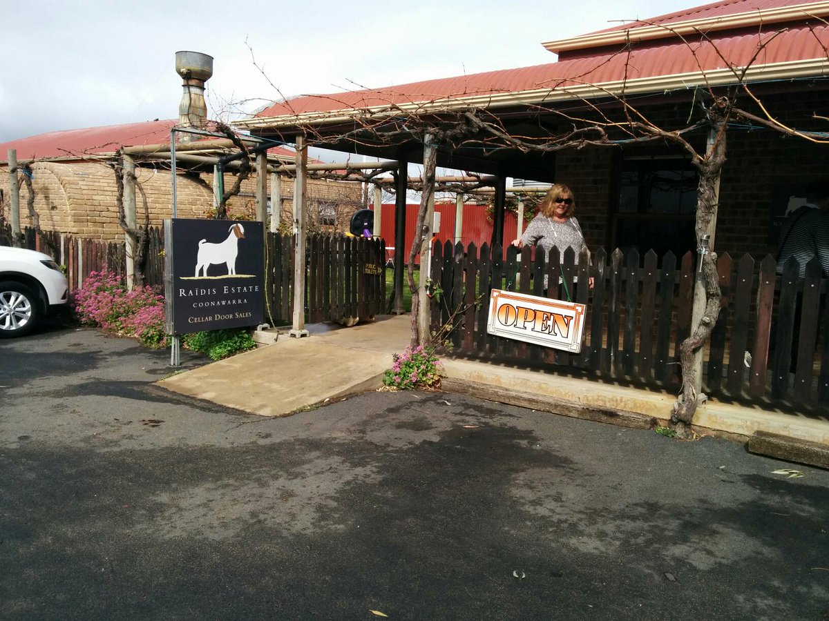 thoughtpool's tweet image. Apparently this place is supposed to be ok, @dontcallmekatie ...