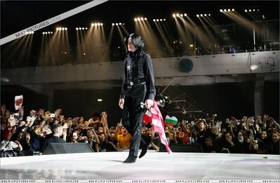 PlanetMJJ's tweet photo. 2006 World Music Awards

#MichaelJackson #MJFact #MJFam #MJFanFic http://t.co/8TGC76LSzc