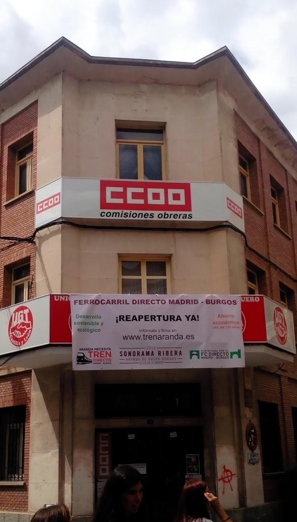 #ArandaDeDuero necesita tren directo #Madrid #Burgos
#PlazadelTrigo
<a href="/sonoramaribera/">Sonorama Ribera</a>
<a href="/ccooaranda/">CCOO Aranda de Duero</a> 
#SonoramaRibera2015