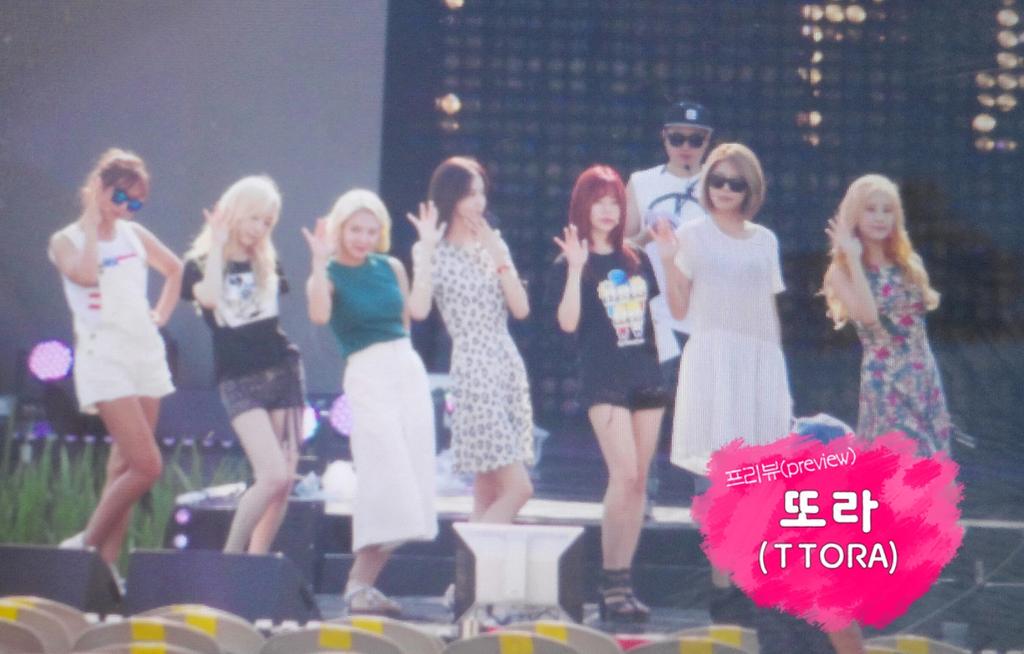 [PIC][14-08-2015]Hình ảnh mới nhất từ "2015 DMZ Peace Concert" của SNSD và MC YoonA  CMWjo1iUsAAG1Lo