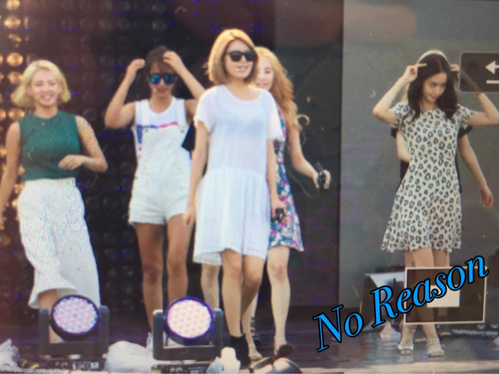 [PIC][14-08-2015]Hình ảnh mới nhất từ "2015 DMZ Peace Concert" của SNSD và MC YoonA  CMWkdELUAAEPlY4