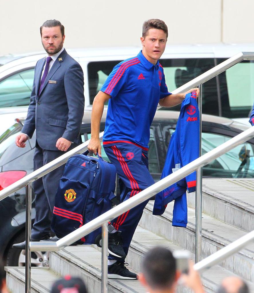 Happy Birthday Ander Herrera.  My favorite united player. God bless you lad. Enjoy ur day  