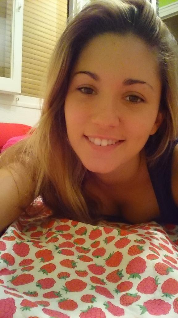 andreamunavarro's tweet photo. #playa#salou#fiesta que salga el sol por favor http://t.co/gZticHvUgR