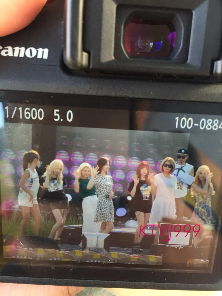 [PIC][14-08-2015]Hình ảnh mới nhất từ "2015 DMZ Peace Concert" của SNSD và MC YoonA  CMWmqFfUcAApTmG